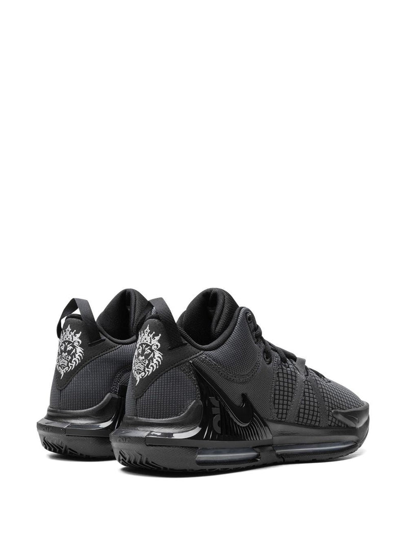 Nike LeBron "Witness 7"